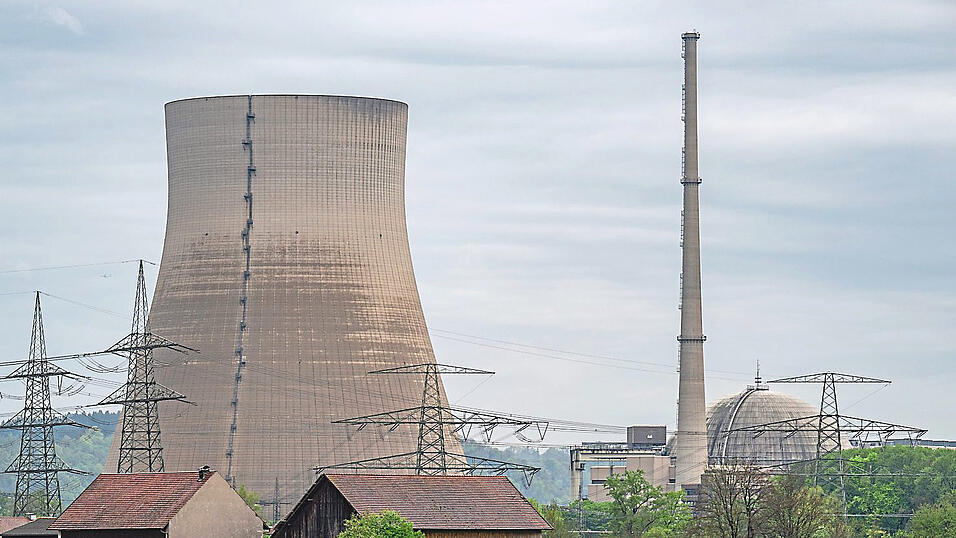 Das Kernkraftwerk Isar 2, das derzeit zur&uuml;ckgebaut wird: CDU und CSU fordern einen Wiedereinstieg in die Kernenergie.