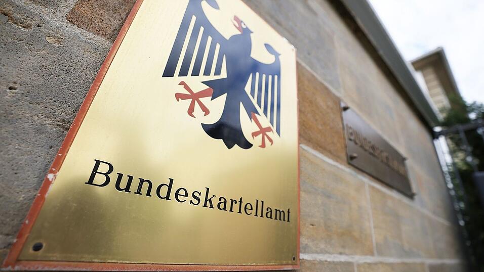 So wie der Bundesadler zeigt manchmal auch das Bundeskartellamt seine Krallen, indem es Bußgelder verhängt. So wie der Bundesadler zeigt manchmal auch das Bundeskartellamt seine Krallen, indem es Bußgelder verhängt.