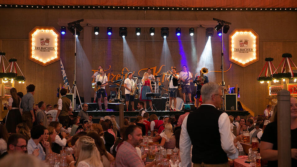 Die Partybilder vom Freitag, 12. August 2022, aus dem Festzelt Krönner.