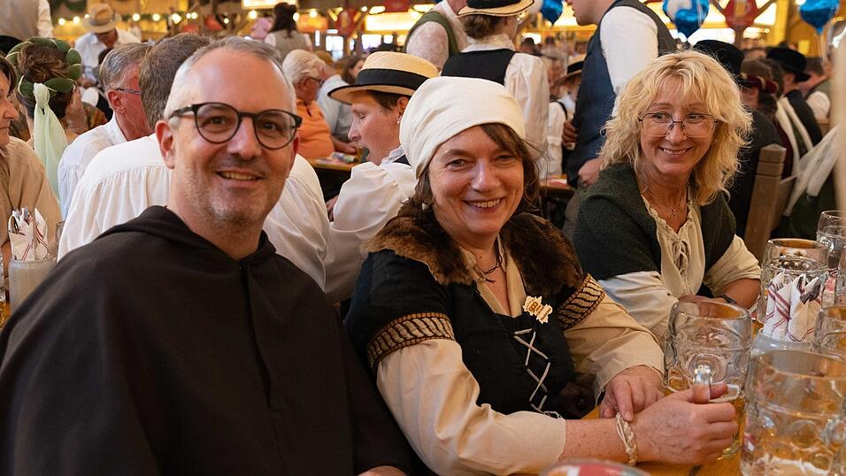 Die Partybilder vom Freitag, 7. August, aus dem Festzelt Krönner. Die Partybilder vom Freitag, 7. August, aus dem Festzelt Krönner.