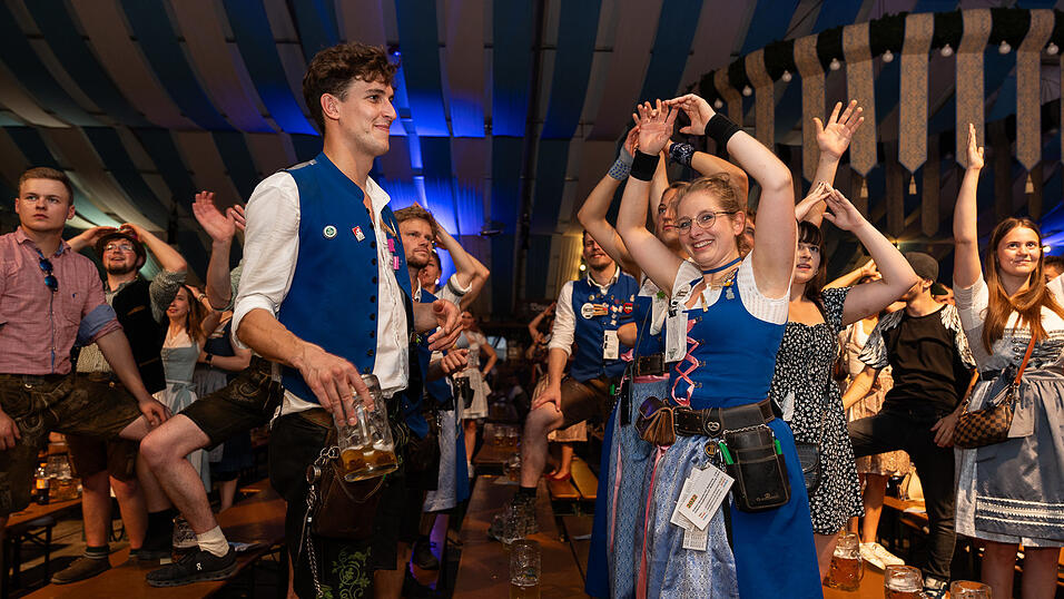 Die Partybilder vom Sonntag, 20. August 2023, aus dem Festzelt Wenisch. Die Partybilder vom Sonntag, 20. August 2023, aus dem Festzelt Wenisch.