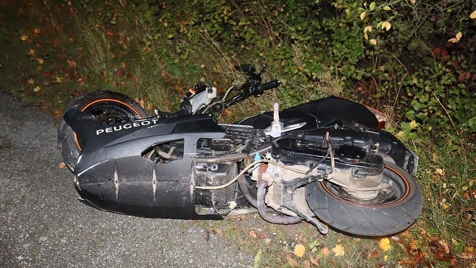 Bei einem Unfall in Plattling erlitten zwei Jugendliche schwere Verletzungen.