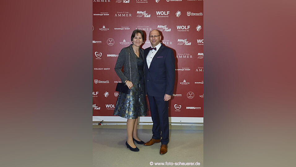 Die Metzgerzunft hat am Samstagabend in die Joseph-von-Fraunhofer-Halle eingeladen. Die Metzgerzunft hat am Samstagabend in die Joseph-von-Fraunhofer-Halle eingeladen.