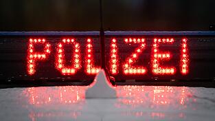 Die Frau wurde bei dem Unfall leicht verletzt.