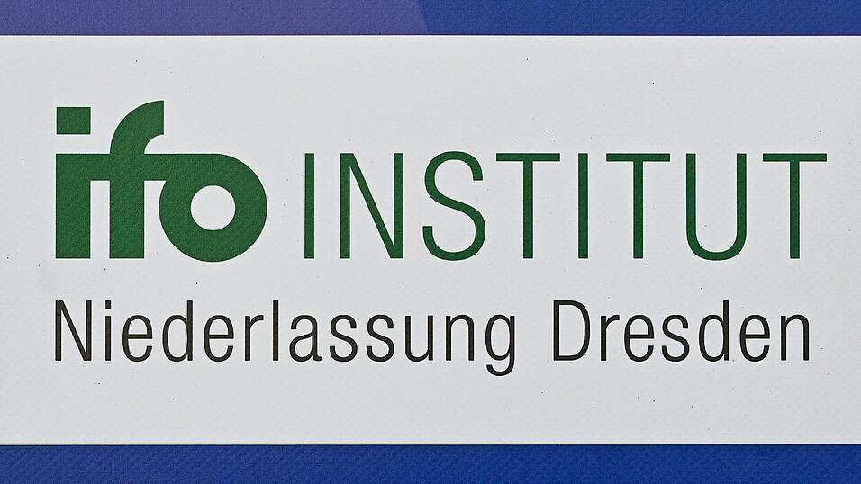Laut einer Befragung des Dresdner Ifo Institutes bewerten ostdeutschen Unternehmen die Wirtschaftspolitik der Bundesregierung besonders kritisch (Symbolbild).