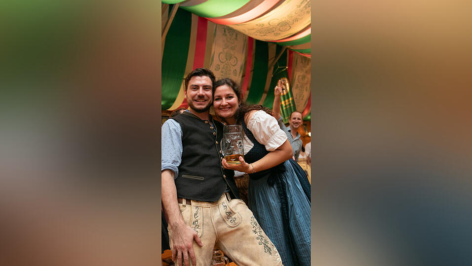 Die Partybilder vom Donnerstag, 14. August, aus dem Festzelt Weckmann. Die Partybilder vom Donnerstag, 14. August, aus dem Festzelt Weckmann.