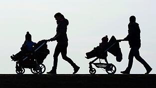 Kinderwagen kosten oft mehrere hundert Euro