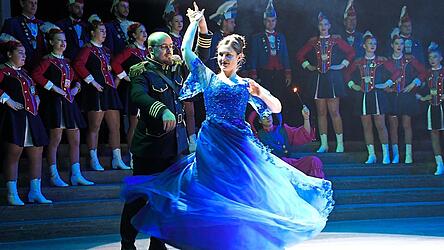 Prinz Paul I. wirbelte seine Prinzessin Franziska I. zur Musik von &bdquo;Game of Thrones&ldquo; &uuml;ber das Parkett.