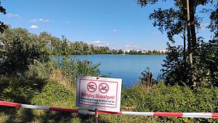 Im Attinger Weiher Nr. 7 kann wieder gebadet werden. Die Sperre wegen Blaualgenbefalls ist aufgehoben. Im Attinger Weiher Nr. 7 kann wieder gebadet werden. Die Sperre wegen Blaualgenbefalls ist aufgehoben.