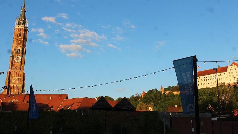 Die Landshuter genießen die neuen Freiheiten und das gute Wetter. Die Landshuter genießen die neuen Freiheiten und das gute Wetter.