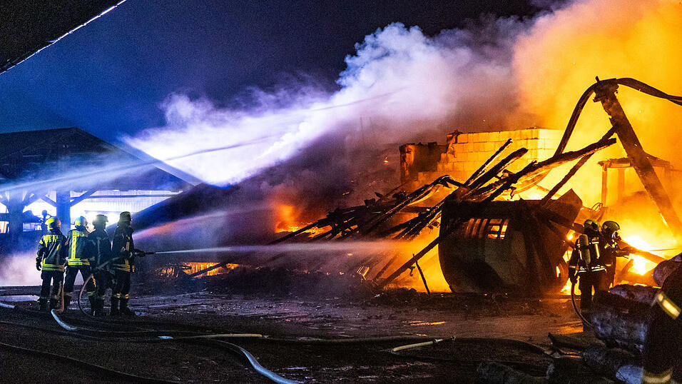Bei Rinchnach brannte am fr&uuml;hen Sonntagmorgen ein Stall.