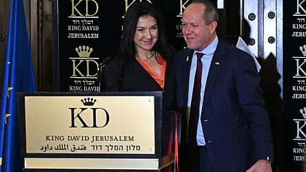 Katherina Reiche (CDU), Bundesministerin f&uuml;r Wirtschaft und Energie, trifft Nir Barkat, Minister f&uuml;r Wirtschaft und Industrie.