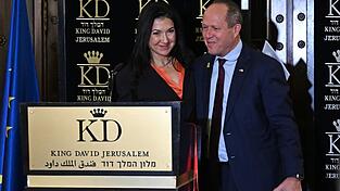 Katherina Reiche (CDU), Bundesministerin für Wirtschaft und Energie, trifft Nir Barkat, Minister für Wirtschaft und Industrie. Katherina Reiche (CDU), Bundesministerin für Wirtschaft und Energie, trifft Nir Barkat, Minister für Wirtschaft und Industrie.