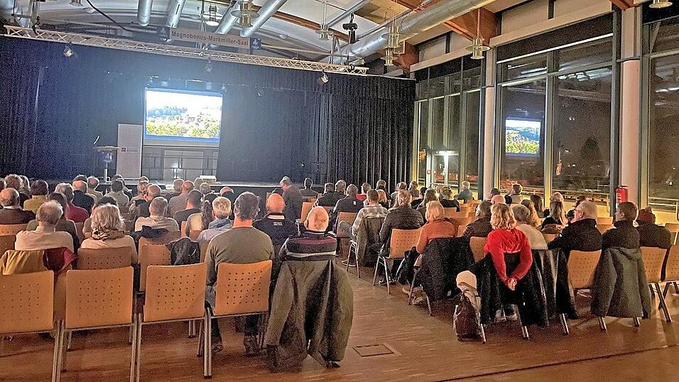 Der gut besuchte Markmillersaal bei der Päsentation des Films 'Und es geht doch…Agrarwende jetzt!' Der gut besuchte Markmillersaal bei der Päsentation des Films 'Und es geht doch…Agrarwende jetzt!'