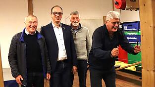 Neue Armkraftzuggeräte stellten Sepp Schneider, Hermann Brandl, Martin Behringer und Hermann Kastl vor.