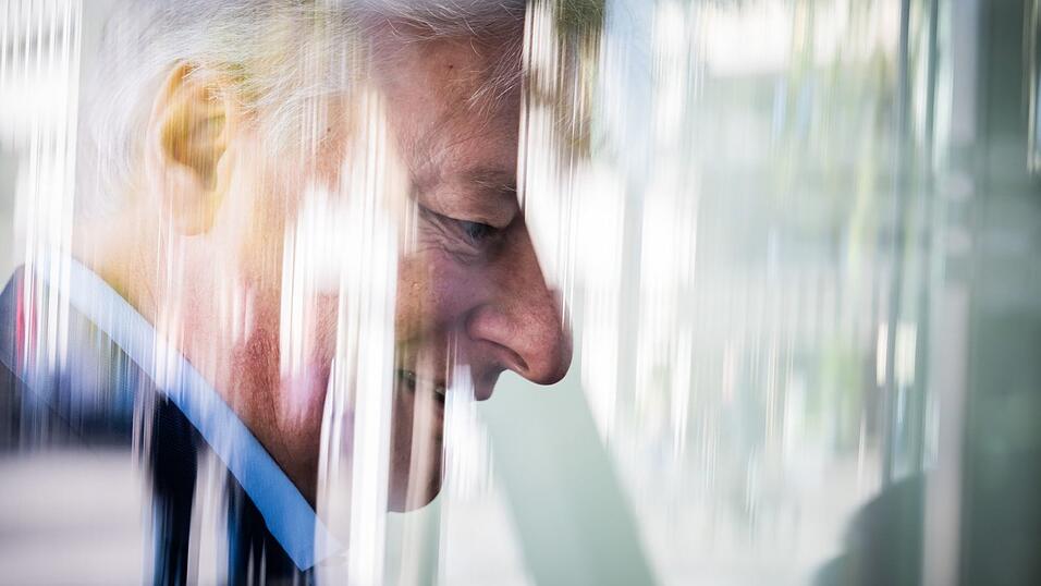 Wollte im Aufsichtsrat gegen die Berufung der neuen Bahn-Chefin stimmen: EVG-Chef Martin Burkert. Wollte im Aufsichtsrat gegen die Berufung der neuen Bahn-Chefin stimmen: EVG-Chef Martin Burkert.