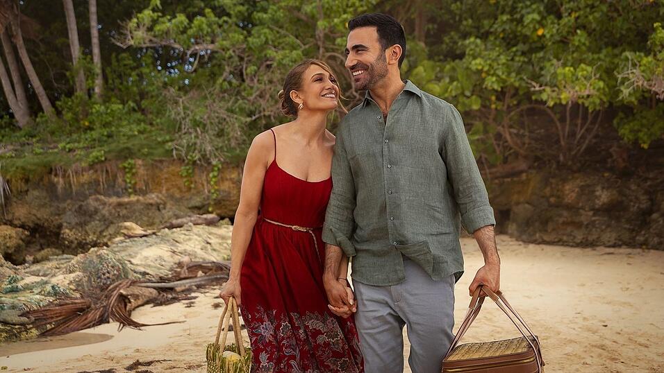Die CEO und ihr Anwalt: Jennifer Lopez als Jackie Cruz und Brett Goldstein als Daniel Blanchflower.