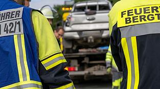 Das Auto soll sich mehrfach überschlagen haben. Das Auto soll sich mehrfach überschlagen haben.