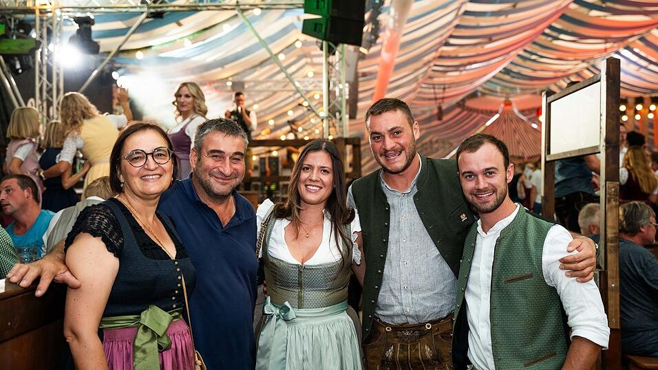 Die Partybilder vom Sonntag, 16. August, aus dem Festzelt Wenisch. Die Partybilder vom Sonntag, 16. August, aus dem Festzelt Wenisch.