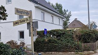 An der Hauptstraße in Neufahrn gab es am Mittwochnachmittag einen Großeinsatz.