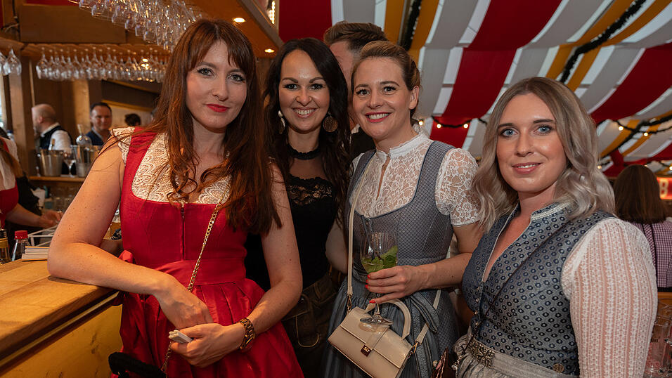 Die Partybilder vom Samstag, 12. August 2023, aus dem Festzelt Krönner. Die Partybilder vom Samstag, 12. August 2023, aus dem Festzelt Krönner.