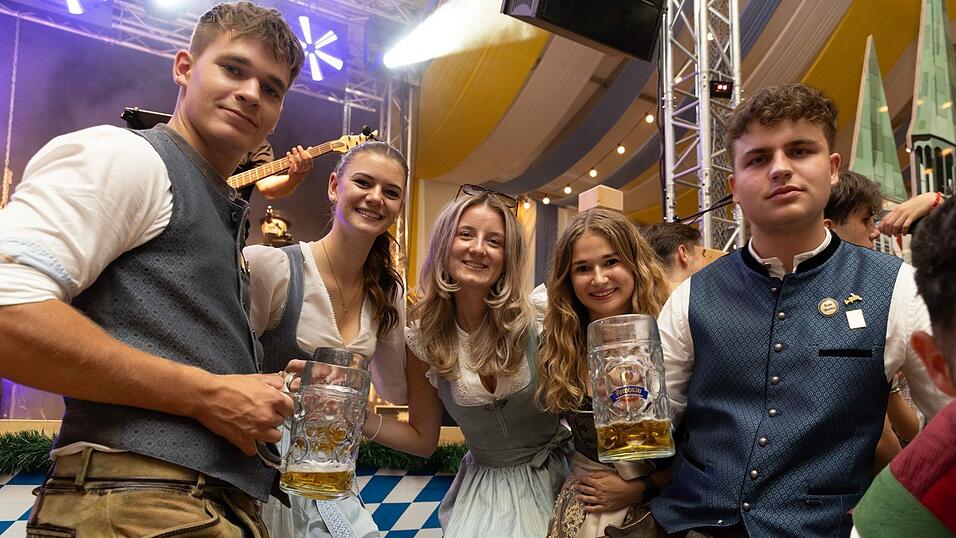 Die Partybilder vom Freitag, 7. August, aus dem Festzelt Reisinger. Die Partybilder vom Freitag, 7. August, aus dem Festzelt Reisinger.