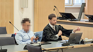 Ein möglicher Belastungszeuge ist am Montag nicht vor Gericht erschienen, um gegen den Geschäftsführer des Callcenters auszusagen. Den Richter wundert das schon gar nicht mehr.