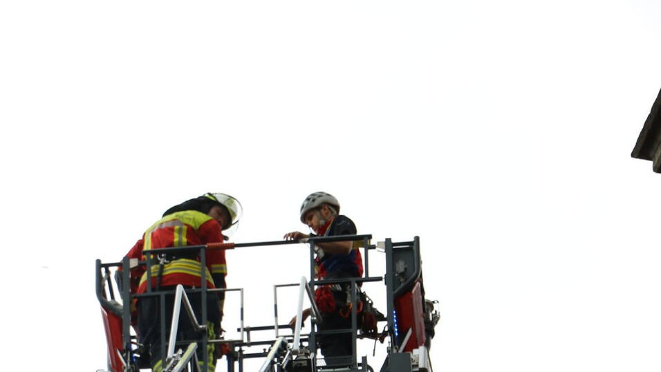 Die Teisnacher Feuerwehr ist im Einsatz.