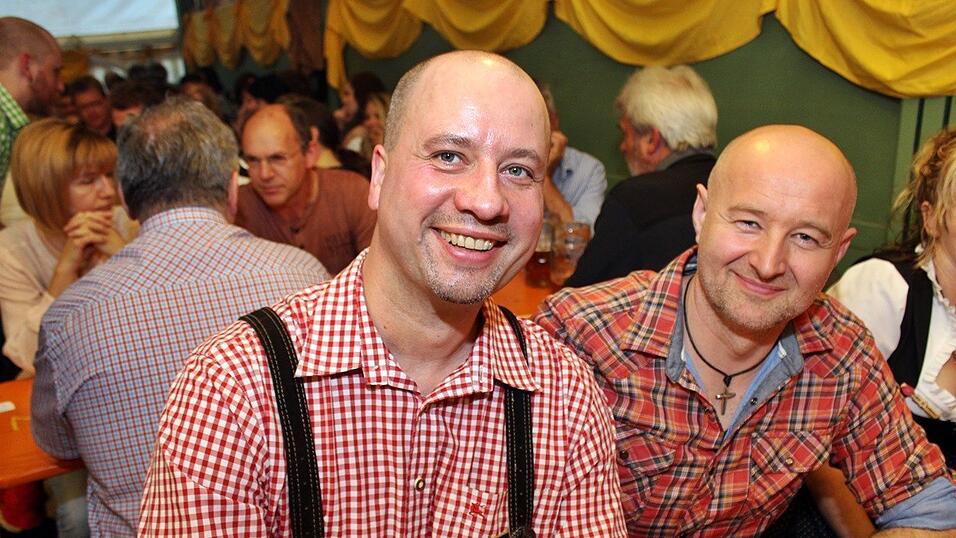 Die Fr&uuml;hjahrsdult 2017 in Landshut neigt sich dem Ende entgegen. Grund genug, noch einmal richtig in den Bierzelten zu feiern - abgerundet vom traditionellen Feuerwerk.