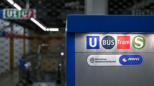 In Bayern stehen in mehreren Städten die nächsten ganztägigen Warnstreiks im Nahverkehr an. (Archivbild) In Bayern stehen in mehreren Städten die nächsten ganztägigen Warnstreiks im Nahverkehr an. (Archivbild)