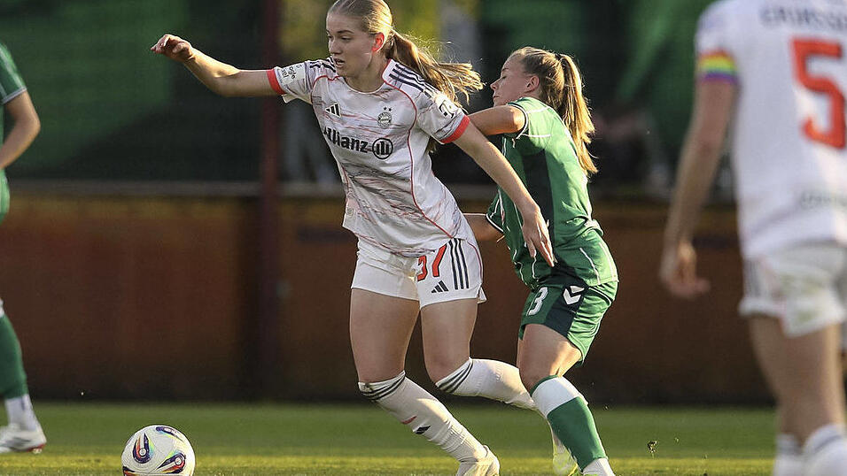 Die 18-jährige Landauerin Marie Gmeineder (in weiß) soll beim Bundesligisten SV Werder Bremen die nächsten Schritte ihrer fußballerischen Entwicklung machen. Die 18-jährige Landauerin Marie Gmeineder (in weiß) soll beim Bundesligisten SV Werder Bremen die nächsten Schritte ihrer fußballerischen Entwicklung machen.