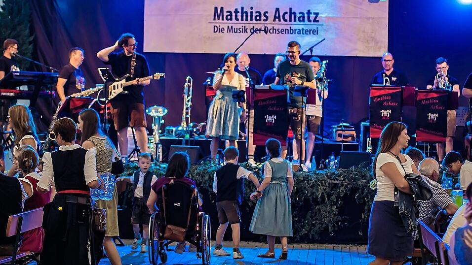 Was das Volksfest zum Drachenstich angeht, sind die Festwirte recht zufrieden mit Verlauf und Resonanz. Was das Volksfest zum Drachenstich angeht, sind die Festwirte recht zufrieden mit Verlauf und Resonanz.