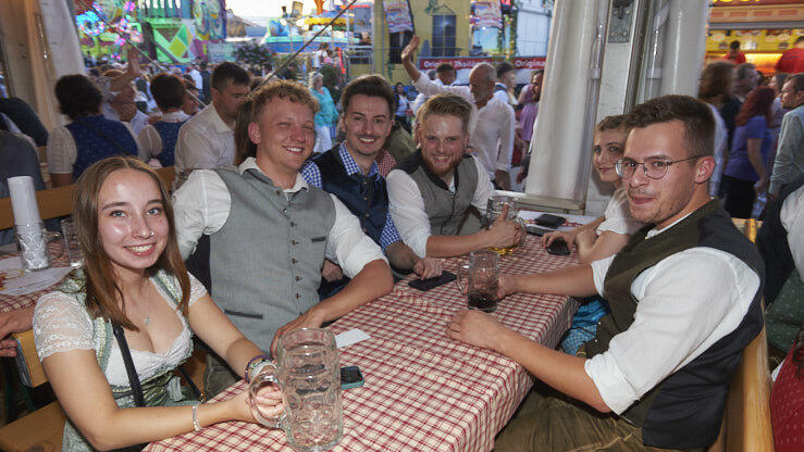 Die Partybilder vom Freitag, 11. August 2023, aus dem Festzelt Lechner.