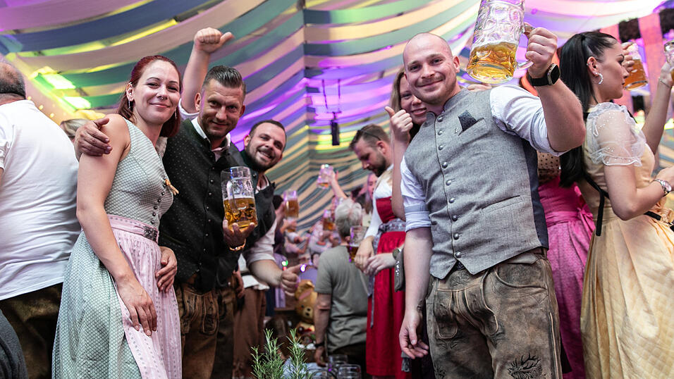 Die Partybilder vom Freitag, 8. August, aus dem Festzelt Wenisch. Die Partybilder vom Freitag, 8. August, aus dem Festzelt Wenisch.