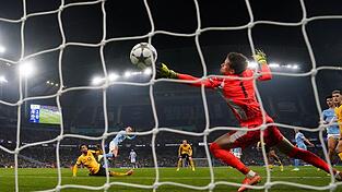 BVB-Torwart Gregor Kobel konnte die Niederlage nicht verhindern. BVB-Torwart Gregor Kobel konnte die Niederlage nicht verhindern.