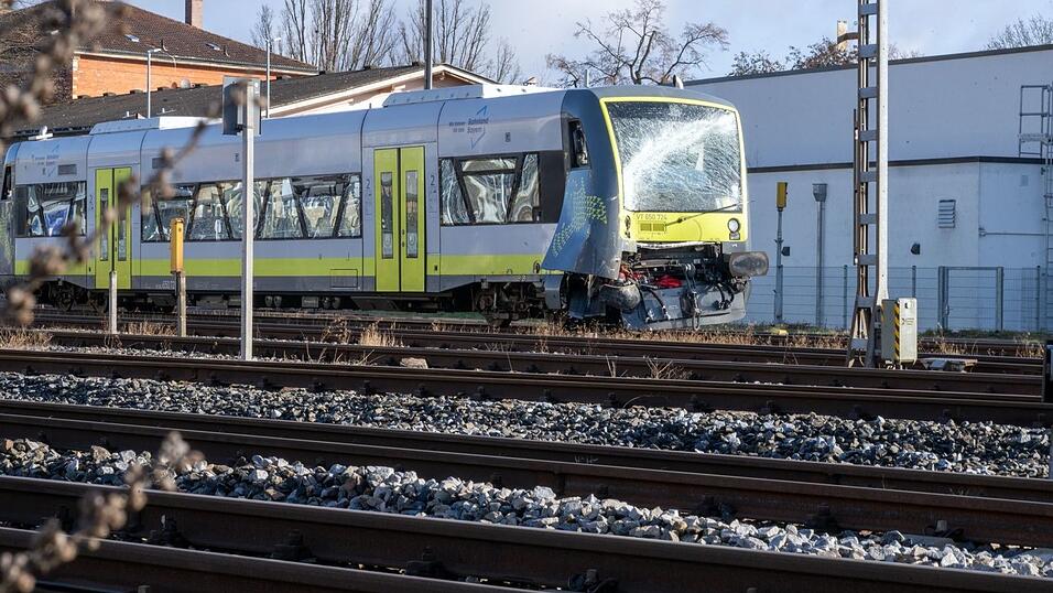Die Ermittlungen zur Unfallursache laufen.