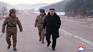Nordkorea wird wegen des von Machthaber Kim Jong Un gef&ouml;rderten Atomwaffenprogramm mit weitreichenden UN-Sanktionen belegt. (Archivbild)