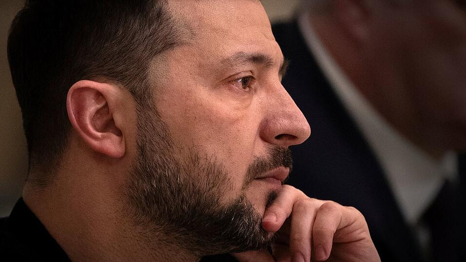 Selenskyj fordert mehr westliche Waffen für sein Land. (Archivbild) Selenskyj fordert mehr westliche Waffen für sein Land. (Archivbild)