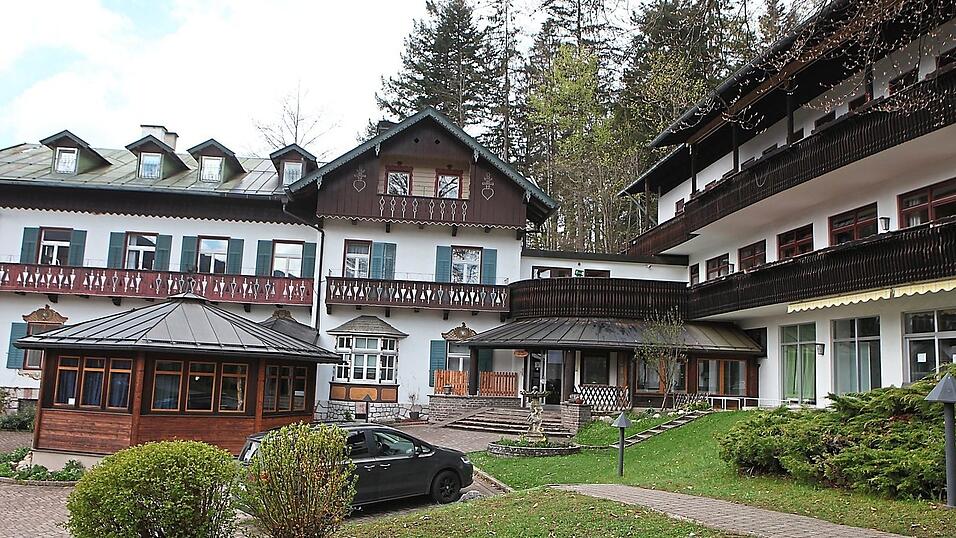 Idyllisch, auch ohne Smartphone: In der bisherigen Klinik Sch&ouml;nsicht am Oberk&auml;lberstein in Bischofswiesen sollen Therapiem&ouml;glichkeiten f&uuml;r Kinder und Jugendliche zum Thema Medienabh&auml;ngigkeit entwickelt werden.