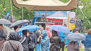 Rave im Regen. Rave im Regen.