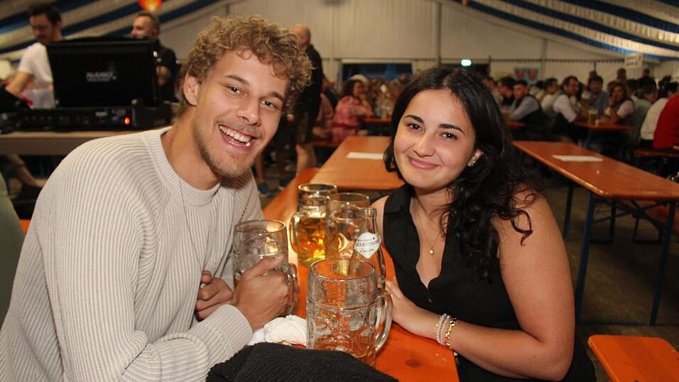 Zur Musik von Headless wurde ausgelassen gefeiert.