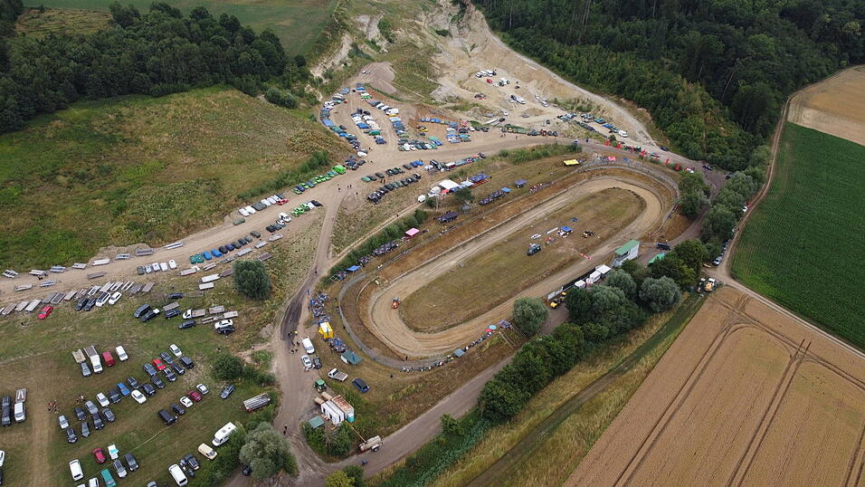 Die Rennbahn in Schlüpfing feiert heuer das 40-jährige Bestehen. Die Rennbahn in Schlüpfing feiert heuer das 40-jährige Bestehen.