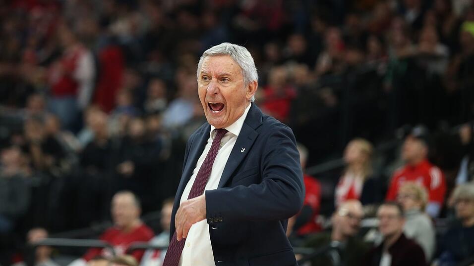 Bayern-Trainer Svetislav Pesic sah eine entt&auml;uschende M&uuml;nchener Leistung nach der Pause. (Archivbild)