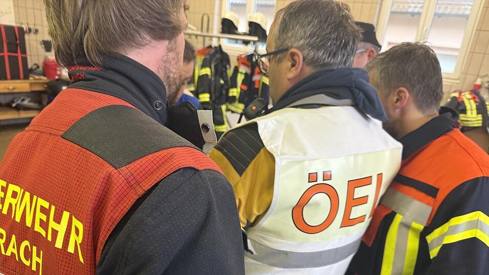 Etwa 180&nbsp;Einsatzkr&auml;fte von Feuerwehr, BRK und Bergwacht halfen bei der Personensuche mit. Der Vermisste wurde letztendlich am Donnerstagmittag gefunden.