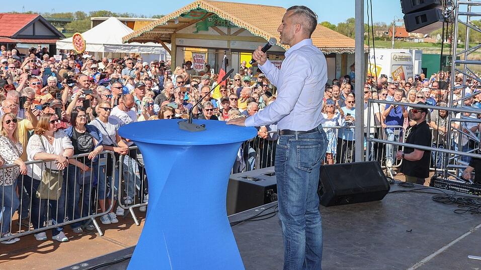 AfD-Spitzenkandidat Ulrich Siegmund plant mit einem 1,4-Millionen-Euro-Budget einen Wahlkampf, «den Deutschland noch nicht gesehen hat». AfD-Spitzenkandidat Ulrich Siegmund plant mit einem 1,4-Millionen-Euro-Budget einen Wahlkampf, «den Deutschland noch nicht gesehen hat».