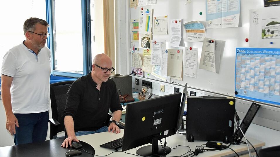 Freuen sich auf ihre gemeinsamen Aufgaben: Rektor Mario Kleinert (r.) und der k&uuml;nftige Konrektor Markus Fischer.