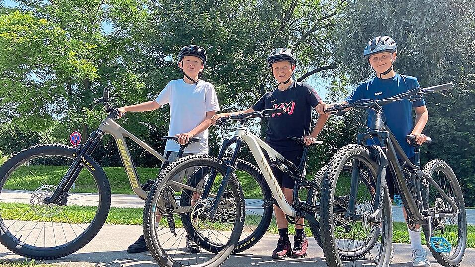 Reto Brand, Noah Mann und Luca Eckart setzen sich für den Bike-Park ein.