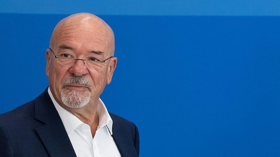 Der Präsident der vbw, Wolfram Hatz, stellt sich klar hinter eine Wehrpflicht.