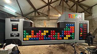 Pünktlich zum Geburtstag des Kultklassikers hat das Gaudinetzwerk das Spiel 'Tetris' als Motto für ihren Faschingswagen gewählt.