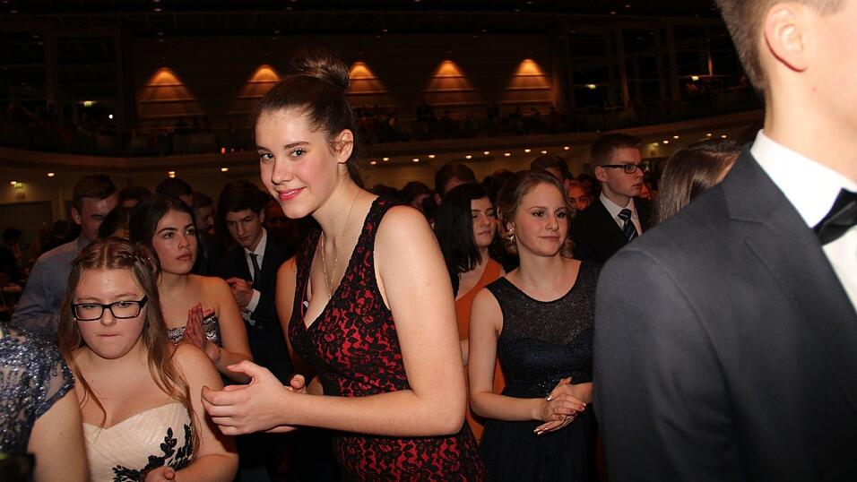 Die Bilder vom Abschlussball der Tanzschule Seidel in der Fraunhofer-Halle am 28. November. Die Bilder vom Abschlussball der Tanzschule Seidel in der Fraunhofer-Halle am 28. November.